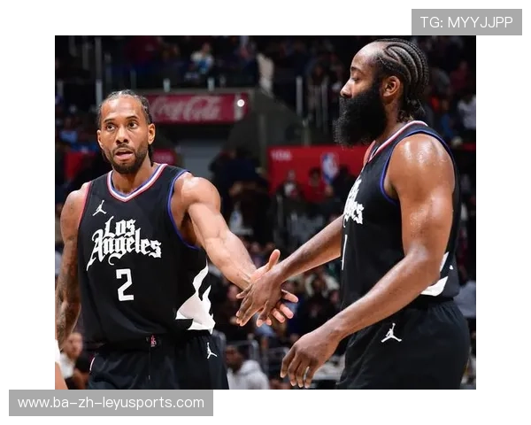 快船内部问题频发，球星组合陷入争议，快船队的阵容